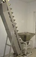 Транспортер загрузочный с бункером-питателем для фасовочно-упаковочного производства